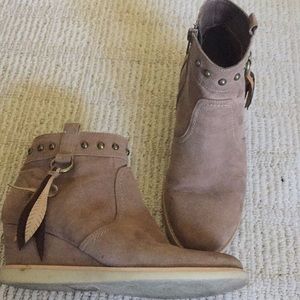 Girls wedge shoes size 4